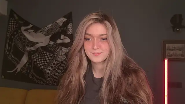 Snapshot of BellaSink chatting on April 2026 09:22:02 AM BellaSink online show from April 2026 09:22:02 AM