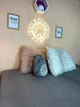 Meggie  online show from November 2025 11:16:01 PM