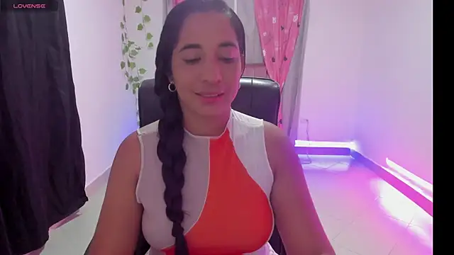Snapshot of Kruela chatting on April 2026 11:03:02 PM Kruela online show from April 2026 11:03:02 PM