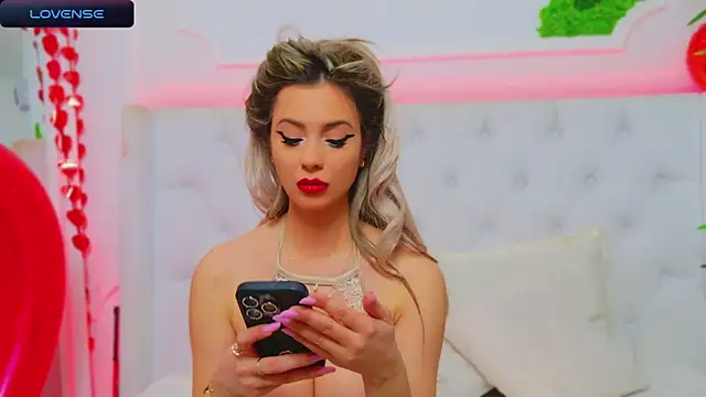 Snapshot of AriannaSins chatting on February 2025 07:44:01 PM AriannaSins online show from February 2025 07:44:01 PM