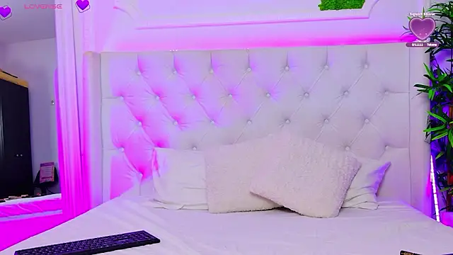 AriannaSins online show from February 2026 01:32:02 PM