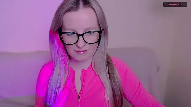 AllaLeomz online show from January 2026 12:32:02 PM