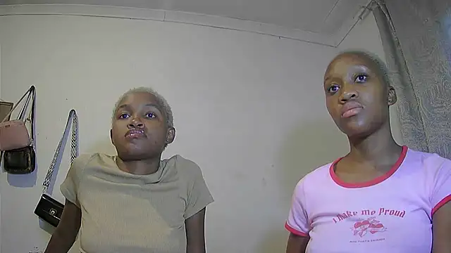 Snapshot of DoubleSpreadXX chatting on February 2026 04:30:01 AM DoubleSpreadXX online show from February 2026 04:30:01 AM