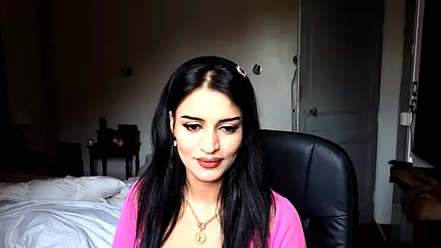 Snapshot of Lailawick chatting on March 2026 11:21:02 AM Lailawick online show from March 2026 11:21:02 AM
