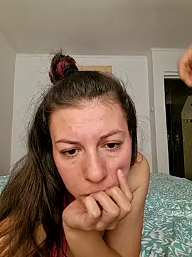 CrazyInTwo online show from October 2025 11:42:01 AM