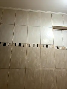 CrazyInTwo online show from October 2025 06:09:01 PM