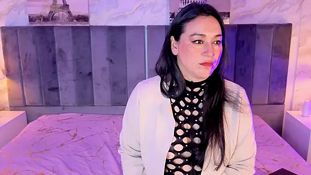 Elizabeth bennett 6 online show from January 2026 10:50:01 AM