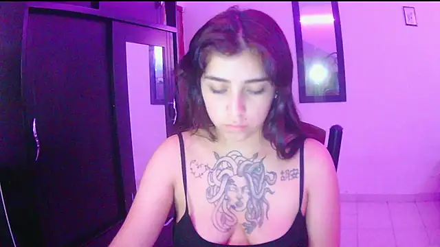 adri gomez1 online show from November 2025 08:45:01 PM