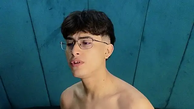 Aaron Eze online show from November 2025 11:26:02 PM