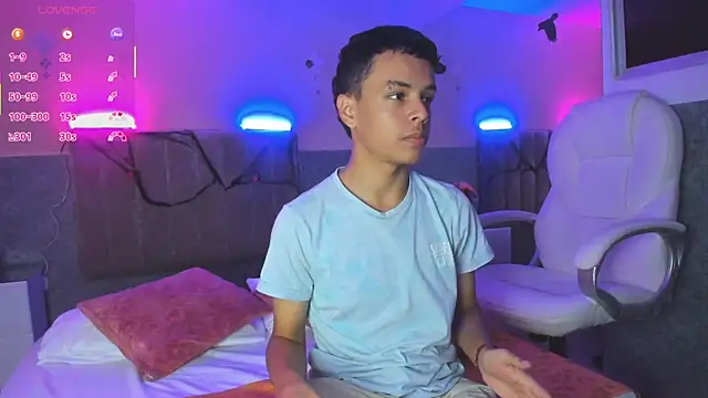 Xavier Fox    online show from October 2025 04:51:02 AM