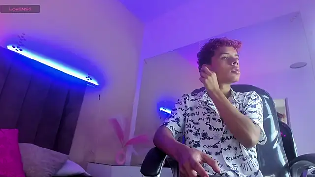 Xavier Fox    online show from February 2026 01:52:02 PM