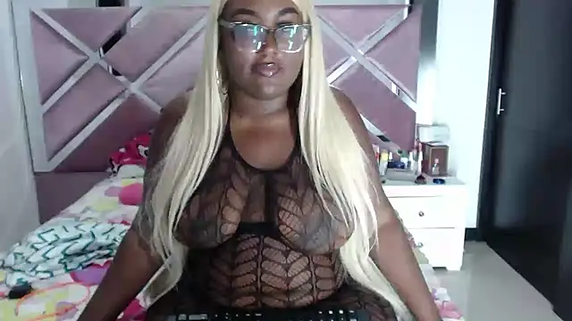 Snapshot of Antonellabigass chatting on October 2025 04:57:01 AM Antonellabigass online show from October 2025 04:57:01 AM