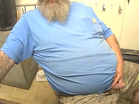 awynn1980 online show from October 2025 03:02:01 PM