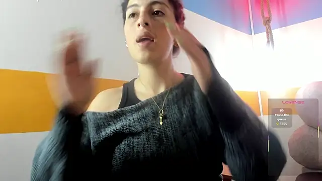 moon winy online show from October 2025 11:32:02 AM