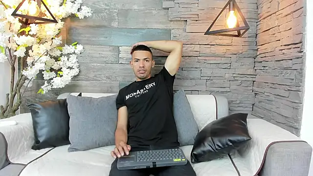 OwenPyerce online show from October 2025 12:45:02 PM