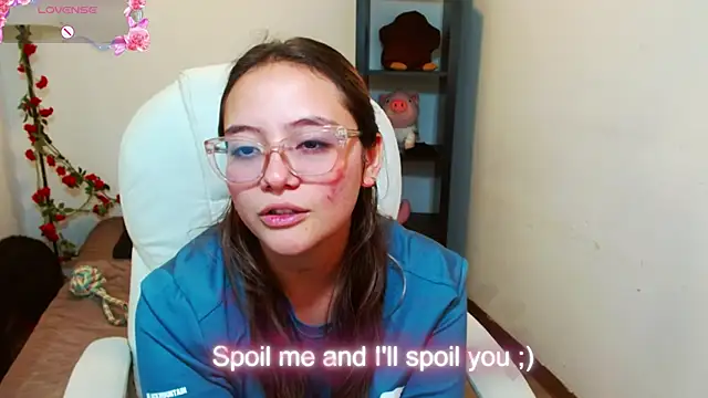 Red Lola  online show from December 2025 09:45:01 PM