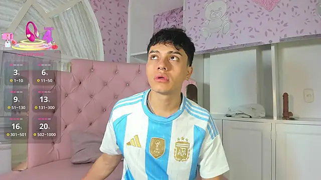 Dani rivass  online show from October 2025 11:33:02 AM