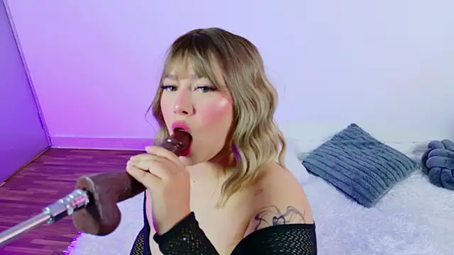 Snapshot of Celesttebloom__ chatting on October 2025 05:48:02 PM Celesttebloom   online show from October 2025 05:48:02 PM