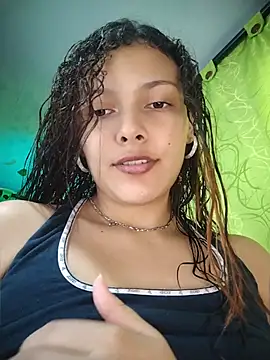 Snapshot of _Sofii_01 chatting on April 2026 06:01:02 PM Sofii 01 online show from April 2026 06:01:02 PM