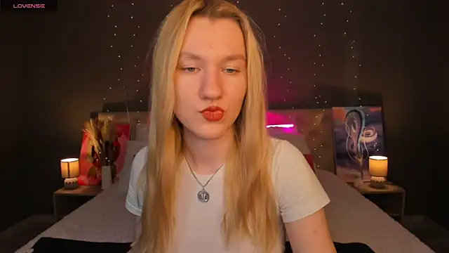 LinaRayy online show from October 2025 08:57:02 AM