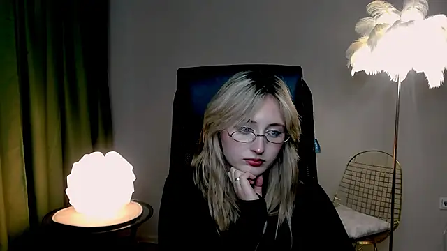 ScarlettScril online show from October 2025 01:35:02 PM