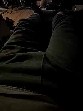 Snapshot of michindm chatting on November 2025 09:50:02 PM michindm online show from November 2025 09:50:02 PM