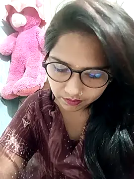 Vanshika1432 online show from October 2025 06:13:01 AM