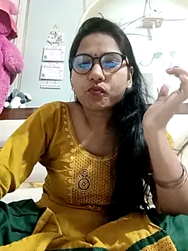 Vanshika1432 online show from October 2025 05:15:02 AM