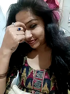 Vanshika1432 online show from November 2025 07:12:01 PM