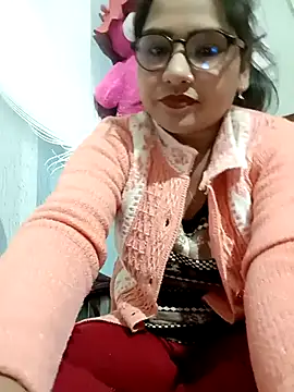 Vanshika1432 online show from December 2025 05:13:01 AM