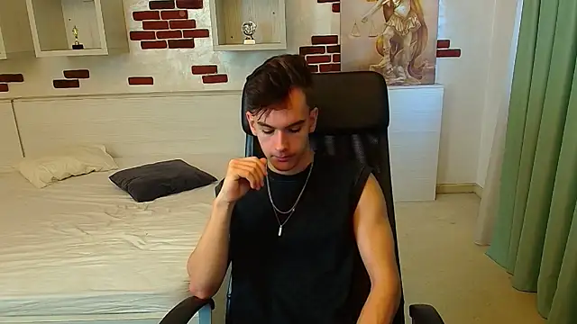 Snapshot of BradyFlint chatting on October 2025 05:52:01 AM BradyFlint online show from October 2025 05:52:01 AM