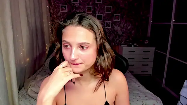 mishel amurr online show from October 2025 01:09:02 AM