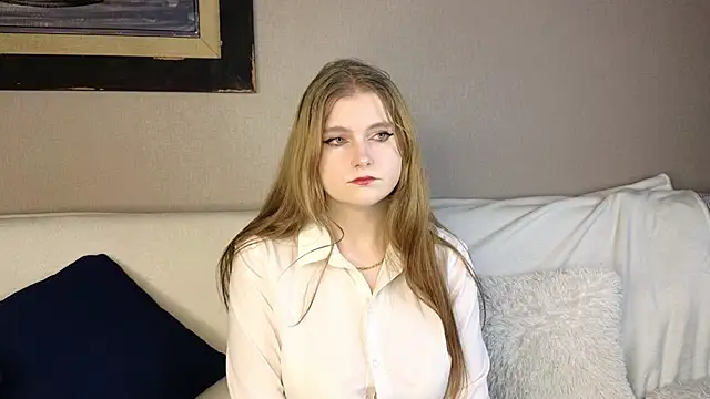 NightSaffron online show from November 2025 06:48:01 AM