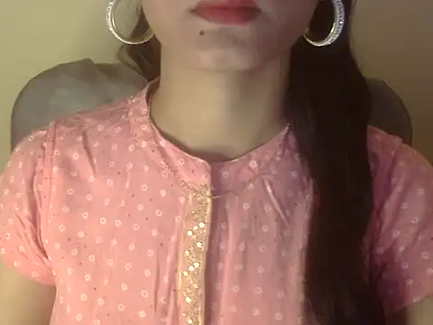 Snapshot of Shezi_N chatting on April 2026 04:45:01 AM Shezi N online show from April 2026 04:45:01 AM