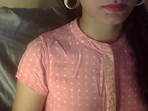 Snapshot of Shezi_N chatting on April 2026 06:19:01 AM Shezi N online show from April 2026 06:19:01 AM