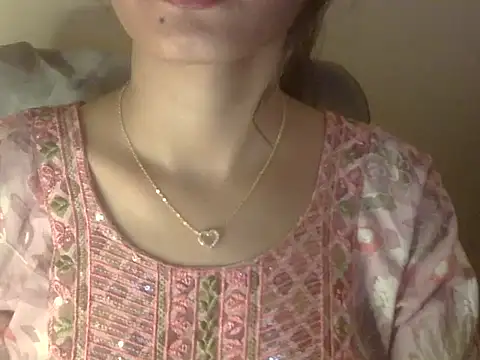 Snapshot of Shezi_N chatting on April 2026 08:40:01 AM Shezi N online show from April 2026 08:40:01 AM