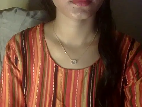 Snapshot of Shezi_N chatting on April 2026 01:05:01 PM Shezi N online show from April 2026 01:05:01 PM