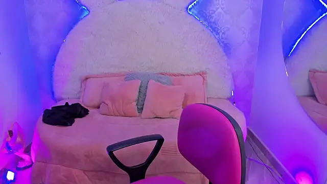 valentina clk online show from November 2025 01:11:01 PM