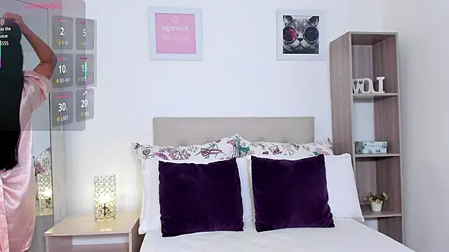 mia canoo online show from November 2025 04:40:01 PM