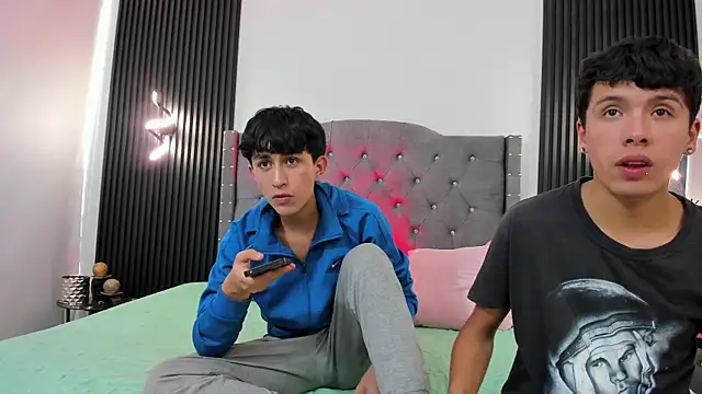 hoot booys  online show from October 2025 03:38:02 PM