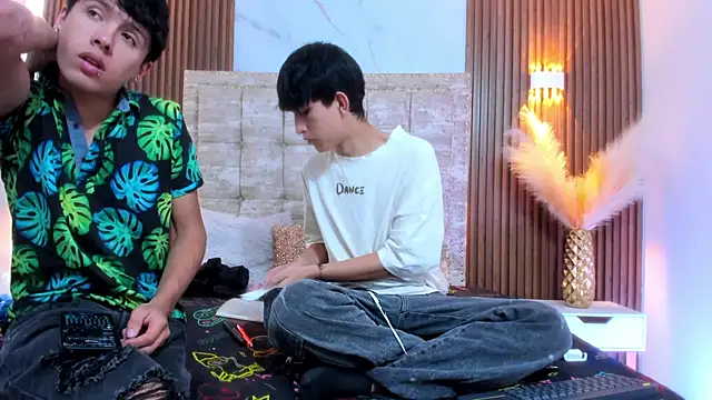 hoot booys  online show from November 2025 08:09:01 PM