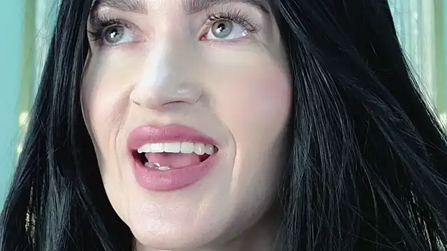 Snapshot of JaneWalch chatting on April 2026 11:00:02 AM JaneWalch online show from April 2026 11:00:02 AM