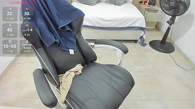 Snapshot of Aziz_daud chatting on April 2026 07:03:02 PM Aziz daud online show from April 2026 07:03:02 PM