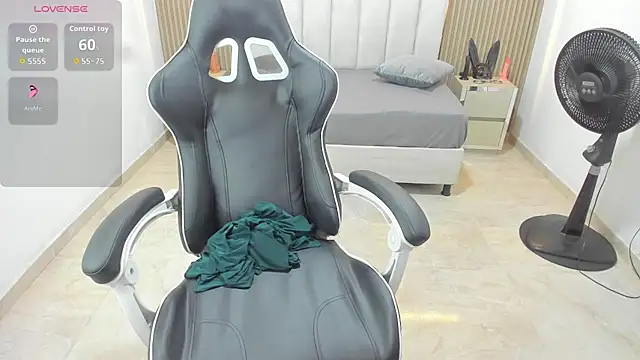 Snapshot of Aziz_daud chatting on April 2026 07:09:02 PM Aziz daud online show from April 2026 07:09:02 PM