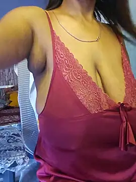 Snapshot of Desi_Maya69 chatting on June 2026 04:24:02 AM Desi Maya69 online show from June 2026 04:24:02 AM