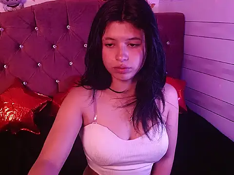 petite coral online show from November 2025 05:02:02 PM