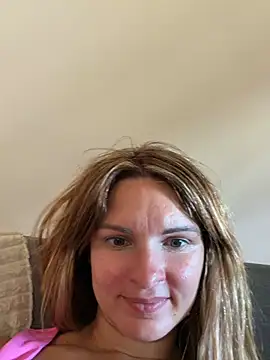 Snapshot of kinkysarahx chatting on June 2026 12:42:02 PM kinkysarahx online show from June 2026 12:42:02 PM