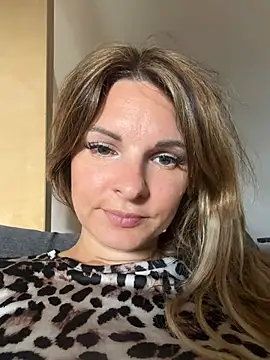 Snapshot of kinkysarahx chatting on July 2026 12:30:02 PM kinkysarahx online show from July 2026 12:30:02 PM