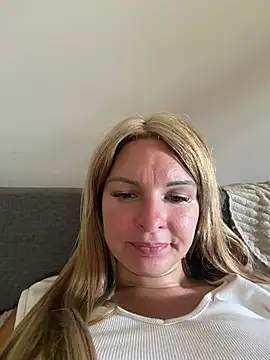 Snapshot of kinkysarahx chatting on July 2026 12:01:02 PM kinkysarahx online show from July 2026 12:01:02 PM