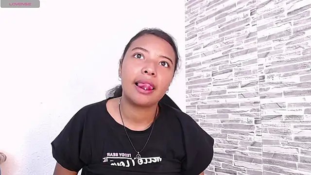 Snapshot of Zoe_Rider chatting on November 2025 12:38:02 PM Zoe Rider online show from November 2025 12:38:02 PM